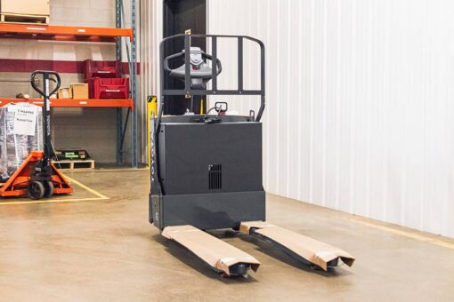 2022 Toyota 8HBW23 Electric Pallet Jack - Effortless Material Handling Solution (E-017701)